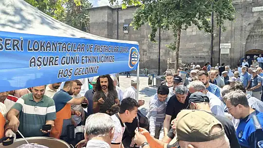 Lokantacılar Odası'ndan 10 bin kişiye aşure