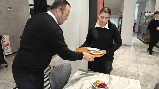 Lokantacılardan 'servis ücreti' kararına destek