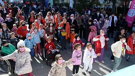 Lösemili çocuklar şenlik ile moral buldu
