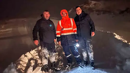 Mahsur kalan vatandaşı ekipler hastaneye yetiştirdi