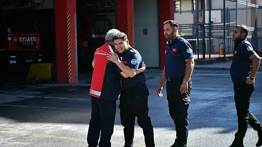 Manisa ve İzmir'deki yangınlara müdahale eden kahraman itfaiyeciler Kayseri'ye döndü