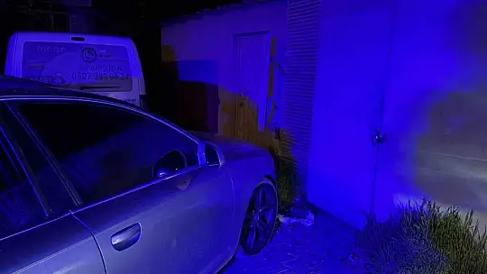 Market otoparkına sıkışınca yaya olarak kaçtı