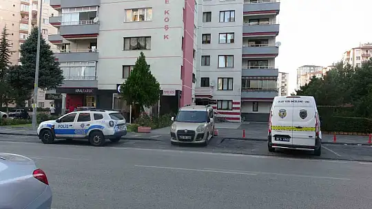 Marketten döndüğünde eşini ölü buldu