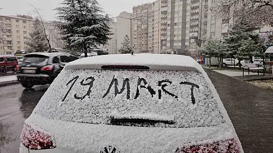 Mart karı Kayseri'yi beyaza bürüdü
