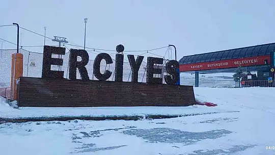 Mayıs karı Erciyes'i beyaza bürüdü
