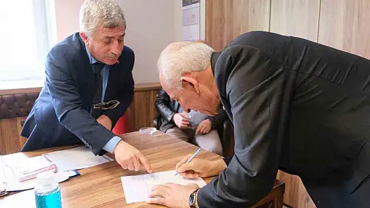 Mazbatayı alan Odakır: 'Hizmetlerimizle konuşulmaya devam edeceğiz'