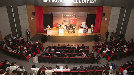 Mektep Melikgazi öğrencilerinin hazırladığı tiyatro oyunu büyük alkış topladı