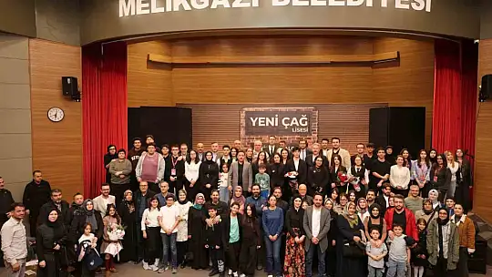 Mektep Melikgazi öğrencilerinin hazırladığı tiyatro oyunu büyük alkış topladı
