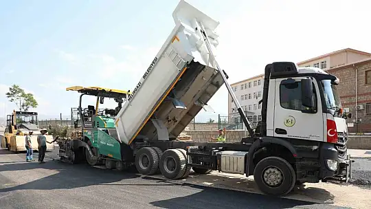 Melikgazi asfalt yatırımıyla mahallelere değer katmaya devam ediyor