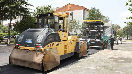 Melikgazi Belediyesi, 17 bölgede yol çalışması yapıyor