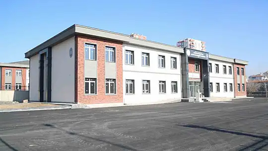 Melikgazi Belediyesi, 3 mahalleye birden hizmet edecek okullarda sona geldi