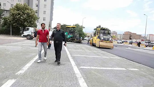 Melikgazi Belediyesi 5 yılda 661 kilometre rekor asfalt yol yaptı