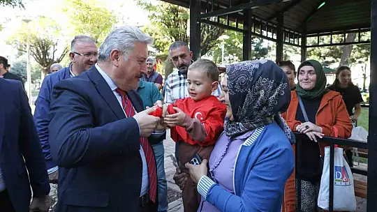 Melikgazi Belediyesi, Bahçelievler Mahallesi'ndeki parkı yenileyerek yaşam alanına dönüştürdü