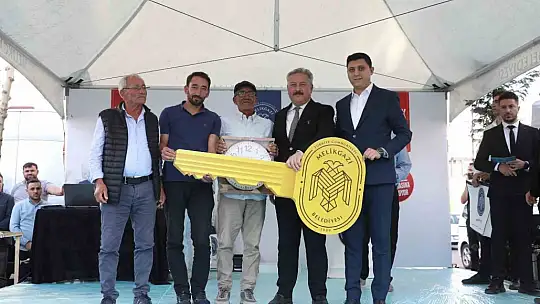 Melikgazi Belediyesi Battalgazi'de 300 daire teslimi ve kura töreni gerçekleştirdi