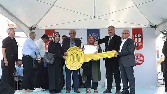 Melikgazi Belediyesi Battalgazi'de 300 daire teslimi ve kura töreni gerçekleştirdi