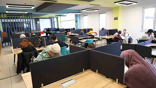 Melikgazi Belediyesi eğitim yatırımlarıyla takdir topluyor