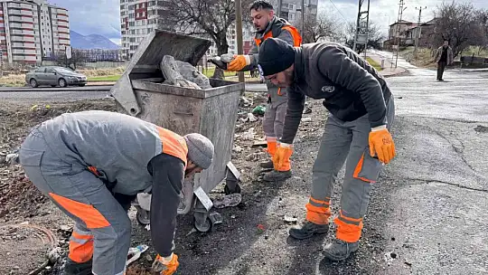 Melikgazi Belediyesi ekipleri rüzgar mesaisinde