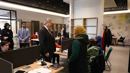 Melikgazi Belediyesi gençlerin hayallerine imza atmaya devam ediyor