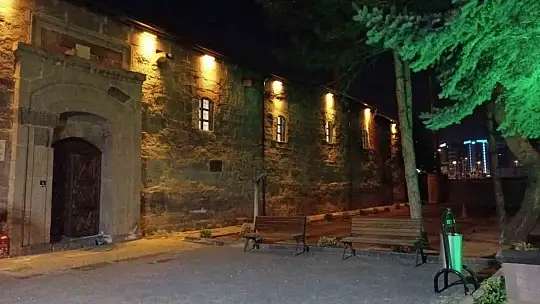Melikgazi Belediyesi Lale Camii Ve Külliyesi'ni güzelleştiriyor