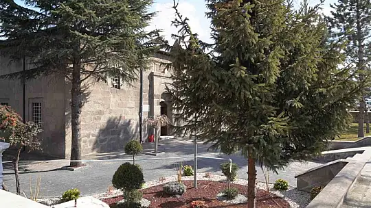 Melikgazi Belediyesi Lale Camii Ve Külliyesi'ni güzelleştiriyor