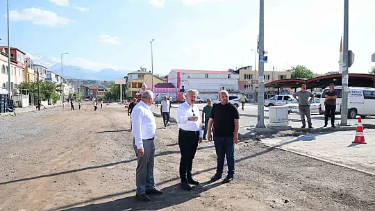Melikgazi Belediyesi'nden 4 mahalleye asfalt atağı
