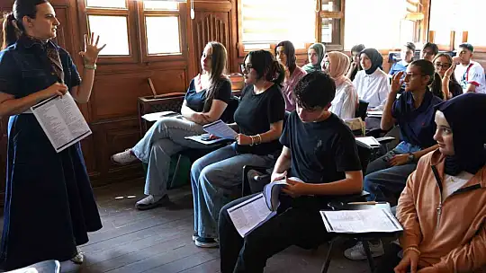 Melikgazi Belediyesi'nden gençlere ücretsiz ingilizce konuşma atölyesi