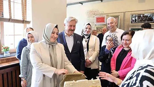 Melikgazi Belediyesi'nin kurslarındaki bir yıllık emek görücüye çıktı