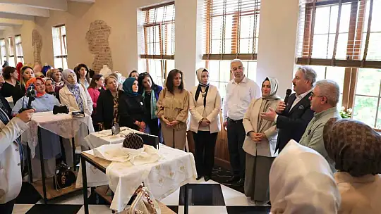 Melikgazi Belediyesi'nin kurslarındaki bir yıllık emek görücüye çıktı