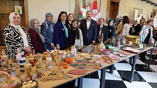 Melikgazi Belediyesi'nin kurslarındaki bir yıllık emek görücüye çıktı