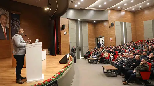 Melikgazi Belediyesi Park ve Bahçeler personeline 'Ağaç Bakım Sırları' anlatıldı