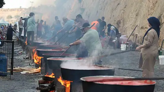 Melikgazi Belediyesi Salça Kaynatma Günleri rekor katılımla sona erdi