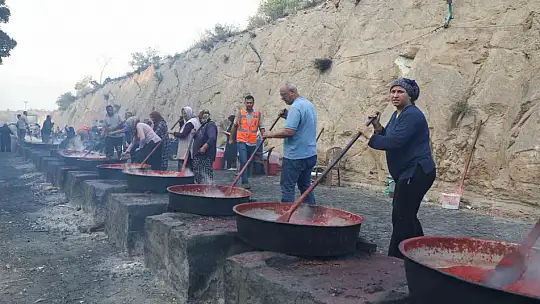 Melikgazi Belediyesi Salça Kaynatma Günleri rekor katılımla sona erdi