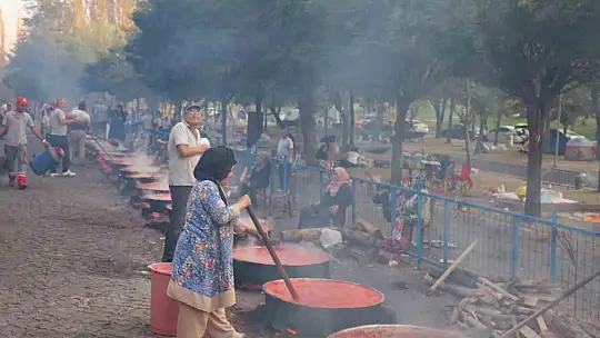 Melikgazi Belediyesi Salça Kaynatma Günleri rekor katılımla sona erdi