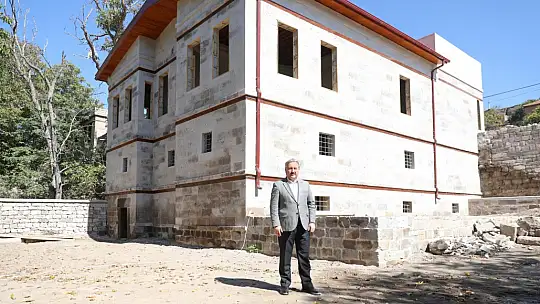 Melikgazi Belediyesi tarihe ışık tutuyor