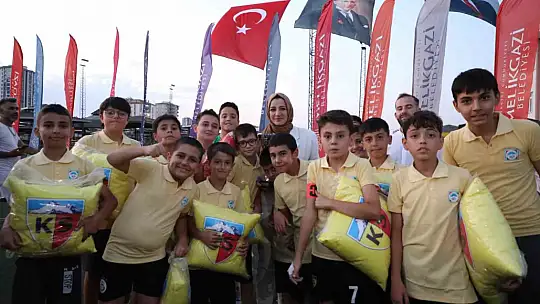 Melikgazi Belediyesi Tesisler Arası Futbol Turnuvası'nın şampiyonu belli oldu