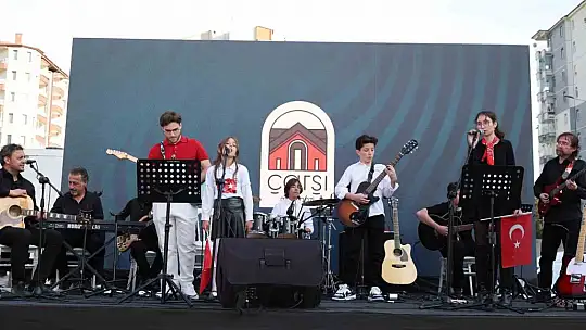 Melikgazi'de 19 Mayıs'ın heyecan ve coşkusu, Gençlik Orkestrası'nın konseriyle taçlandı