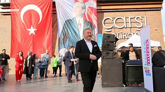 Melikgazi'de 19 Mayıs'ın heyecan ve coşkusu, Gençlik Orkestrası'nın konseriyle taçlandı