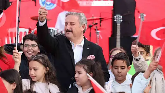 Melikgazi'de 19 Mayıs'ın heyecan ve coşkusu, Gençlik Orkestrası'nın konseriyle taçlandı