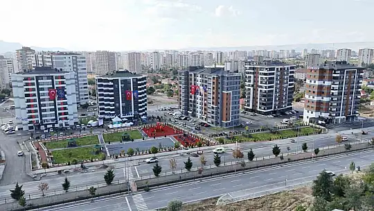 Melikgazi'de 24 aile yeni evlerine kavuştu