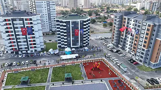 Melikgazi'de 24 aile yeni evlerine kavuştu