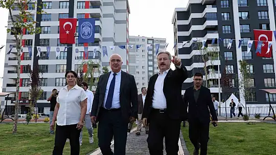 Melikgazi'de 24 aile yeni evlerine kavuştu