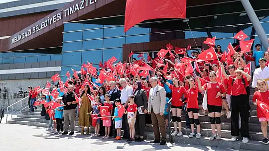 Melikgazi'de 7 bini aşkın kursiyerle yaz dolu dolu geçiyor