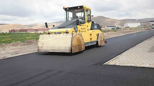 Melikgazi'de asfalt çalışmaları hızla devam ediyor