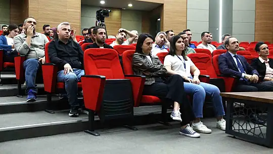 Melikgazi'de duruş bozuklukları ve ofis egzersizleri eğitimi verildi