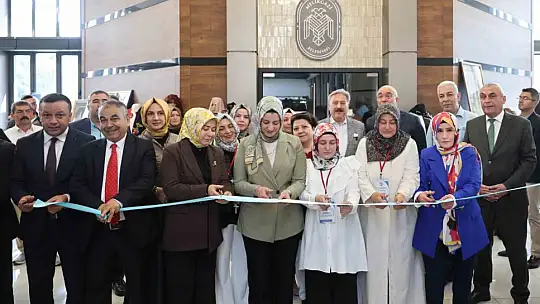 Melikgazi'de kadınların bin bir emekle yaptığı el ürünleri sergisi göz kamaştırdı