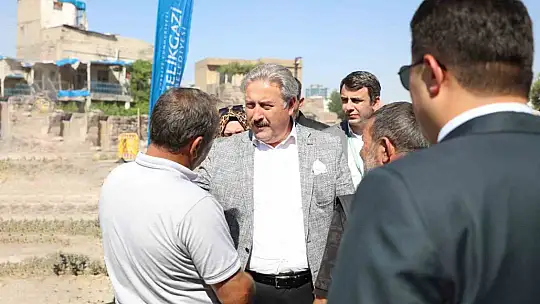Melikgazi'de metruk 5 yapı yıkıldı