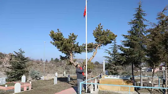 Melikgazi'de mezarlıklar bayram için temizlendi