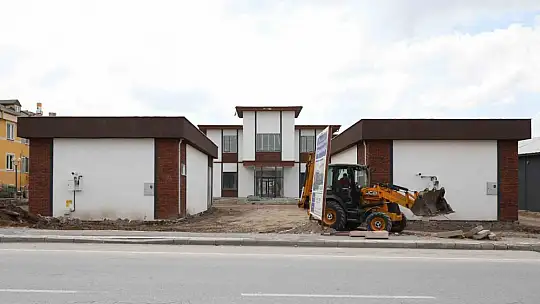 Melikgazi'de sağlık merkezlerine çevre düzenlemesi yapılıyor