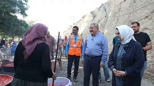 Melikgazi'de Salça günleri devam ediyor