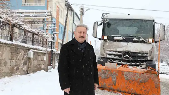 Melikgazi ekipleri 58 mahallede kar küreme çalışması yaptı